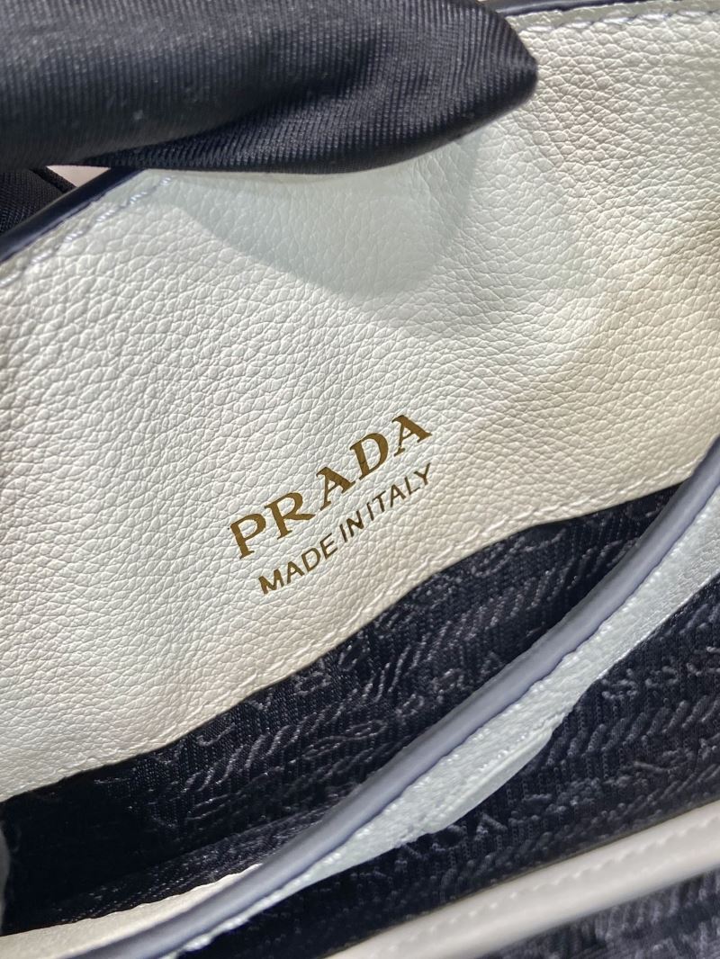 Pra*a tote bags
